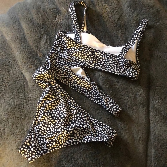 Bathing suit - Picture 2 of 2